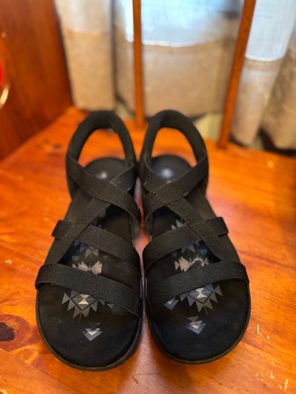 Sketchers slip in sandals - Picture 3 of 3